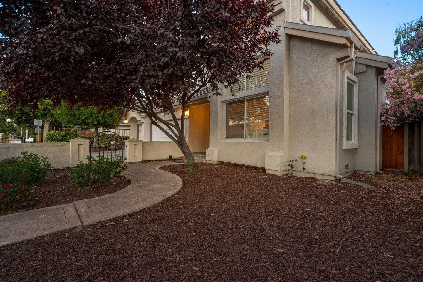 674 W Sunnyoaks AVE — photo 4