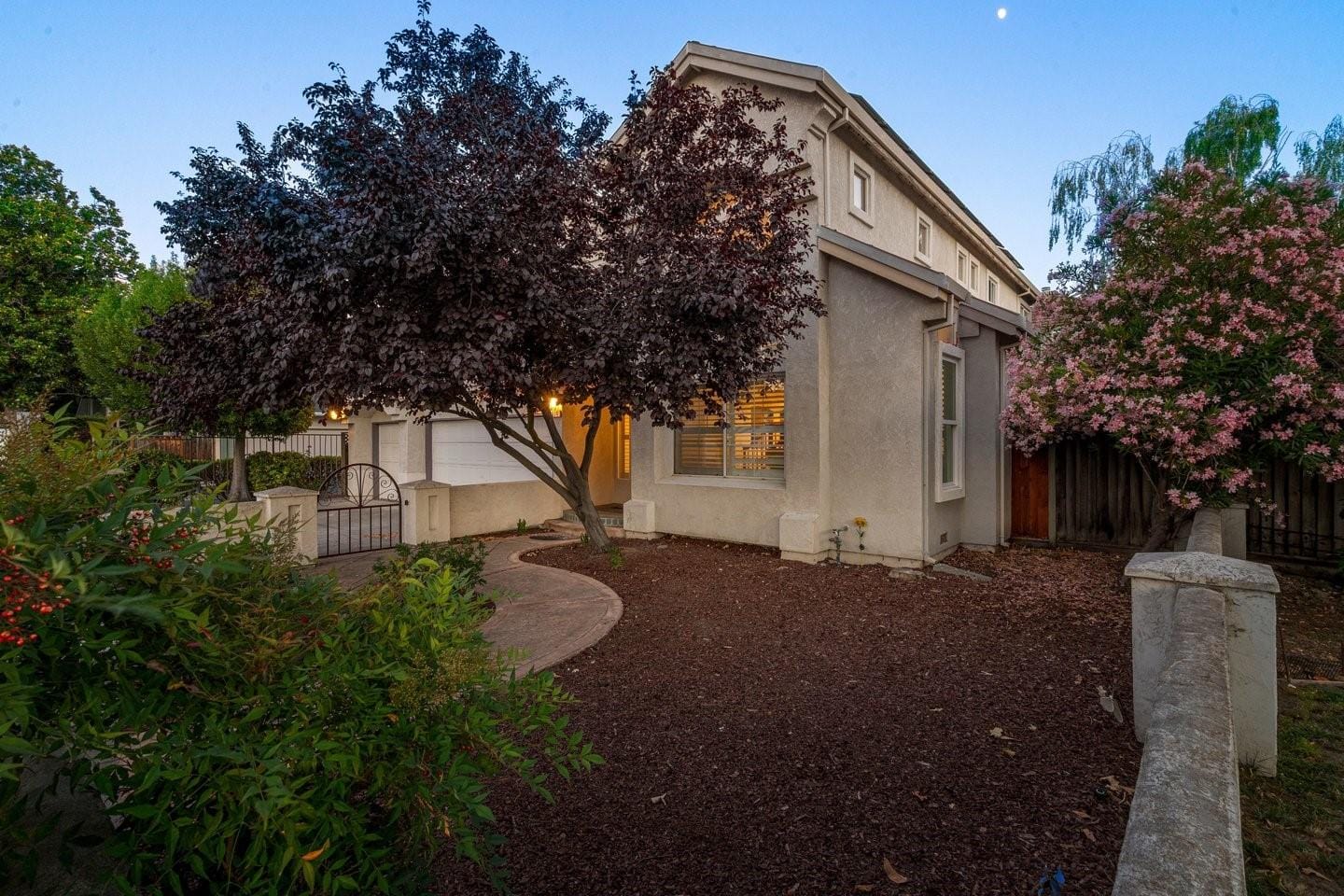 674 W Sunnyoaks AVE — photo 5